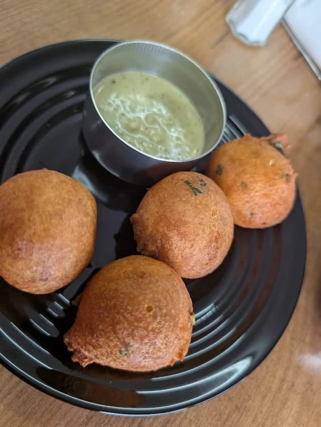 Mangalore Bajji (Goli Bajje) 4pcs