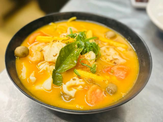 Tom Yum Seafood Noodles(Soup) (冬阴功海鲜面(汤))