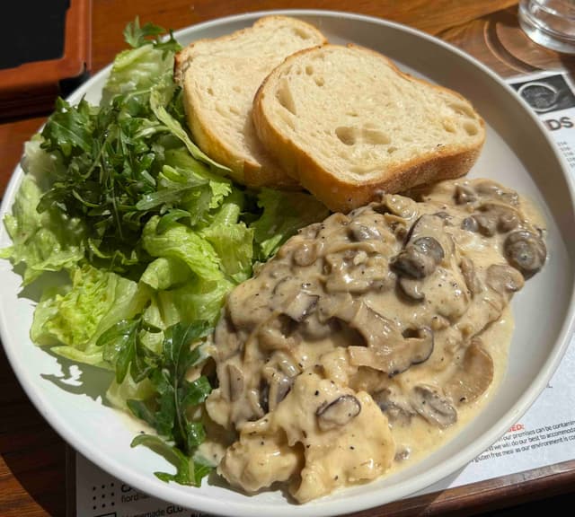 Chicken Scaloppine Funghi