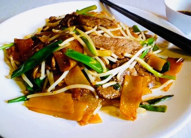 Beef Char Koay Teow (牛肉炒粿条)