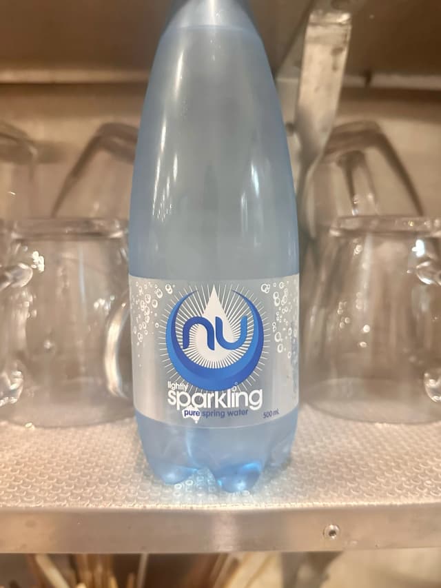 Mineral Water (矿泉水)
