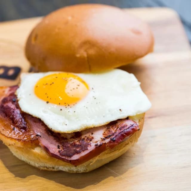 Bacon & Egg Roll
