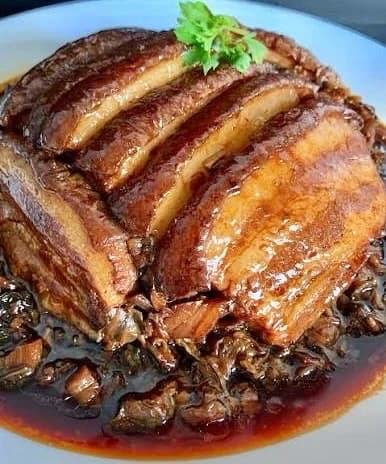 Braised Pork Belly with Preserved Mustard Leaves