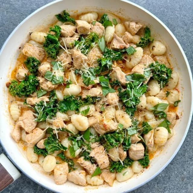 Apollo Chicken Avo & Pesto